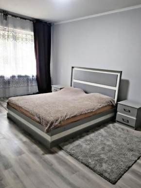 Алматы квартира посуточно Аксай 3 2